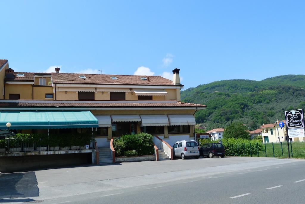 Albergo Ristorante Gori Ameglia Dış mekan fotoğraf